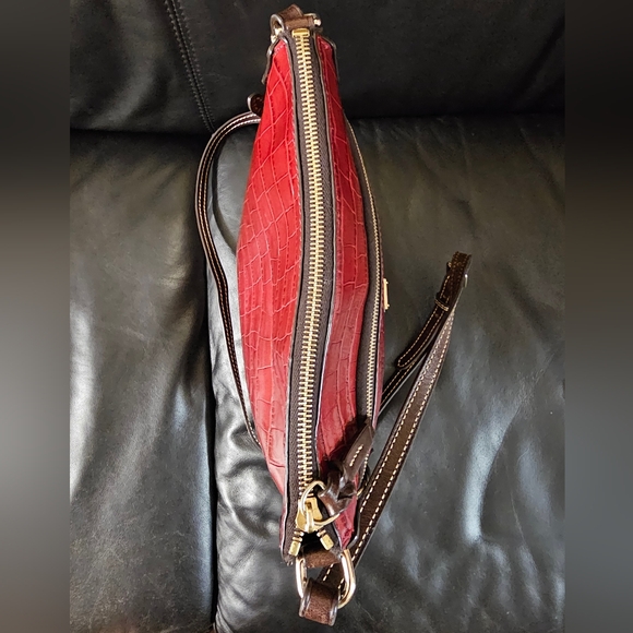 Dooney and Bourke Croc Embossed Leather Shoulder Crossbody Handbag Red Wine EUC - Picture 13 of 16